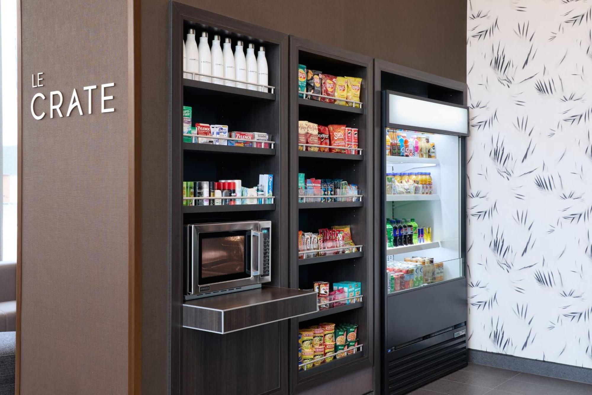 فندق Courtyard By Marriott Montreal لافال المظهر الخارجي الصورة