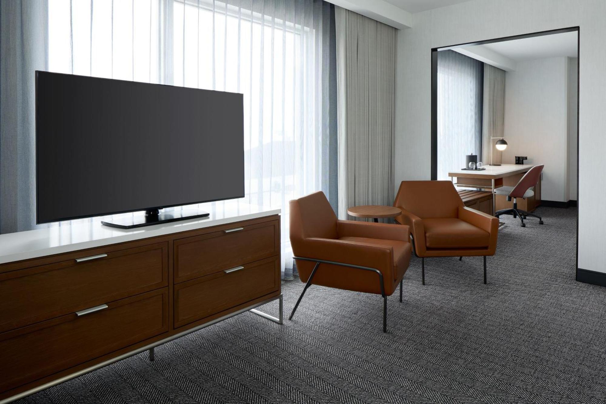 فندق Courtyard By Marriott Montreal لافال المظهر الخارجي الصورة