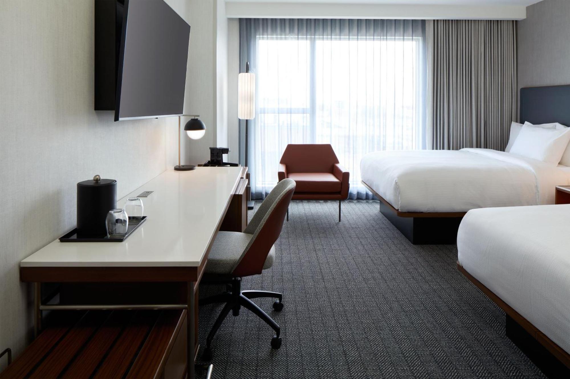 فندق Courtyard By Marriott Montreal لافال المظهر الخارجي الصورة