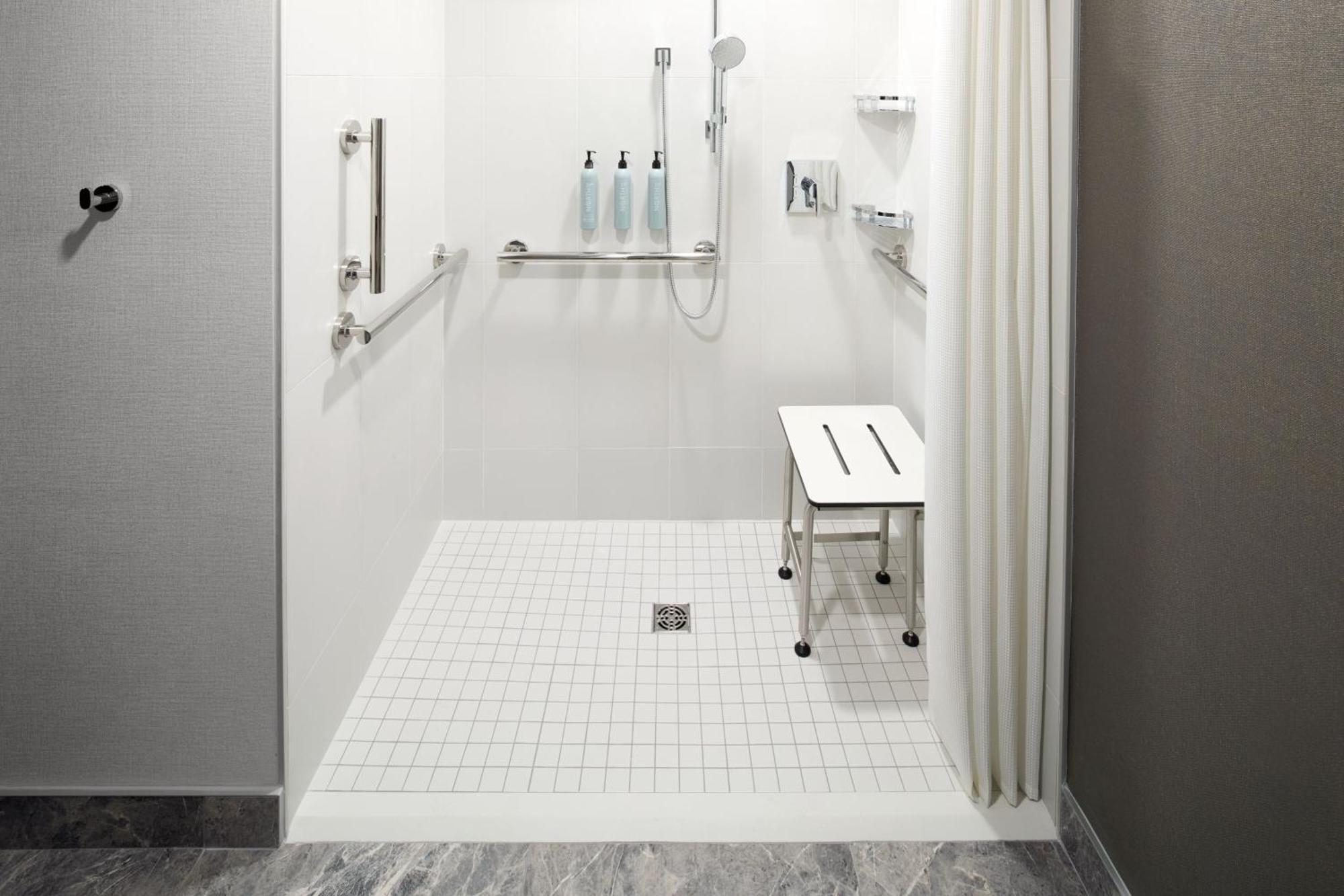 فندق Courtyard By Marriott Montreal لافال المظهر الخارجي الصورة