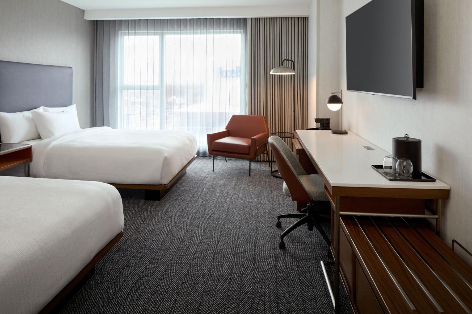 فندق Courtyard By Marriott Montreal لافال المظهر الخارجي الصورة