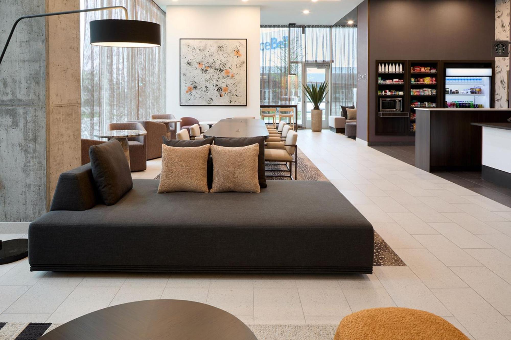 فندق Courtyard By Marriott Montreal لافال المظهر الخارجي الصورة