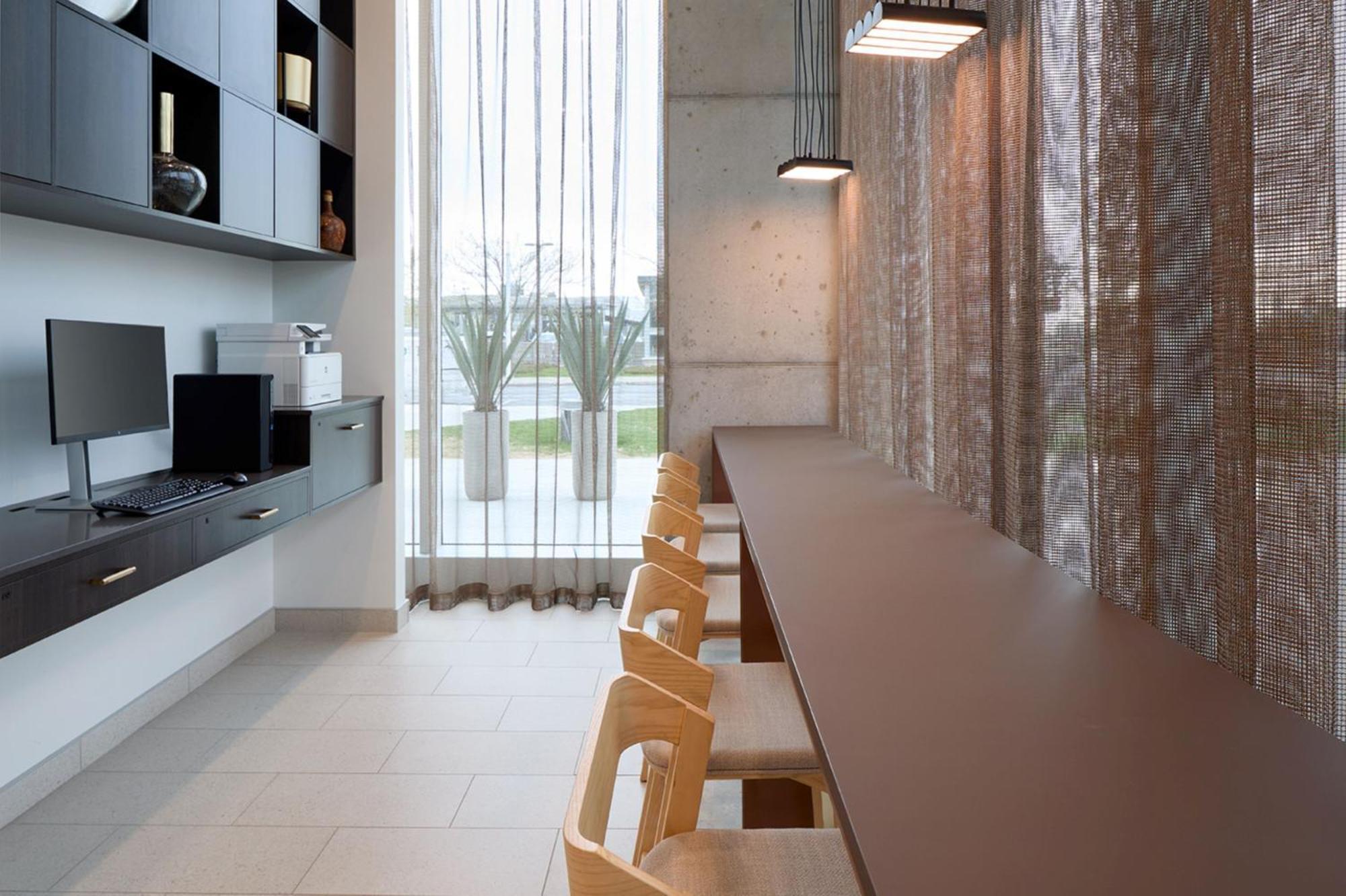 فندق Courtyard By Marriott Montreal لافال المظهر الخارجي الصورة