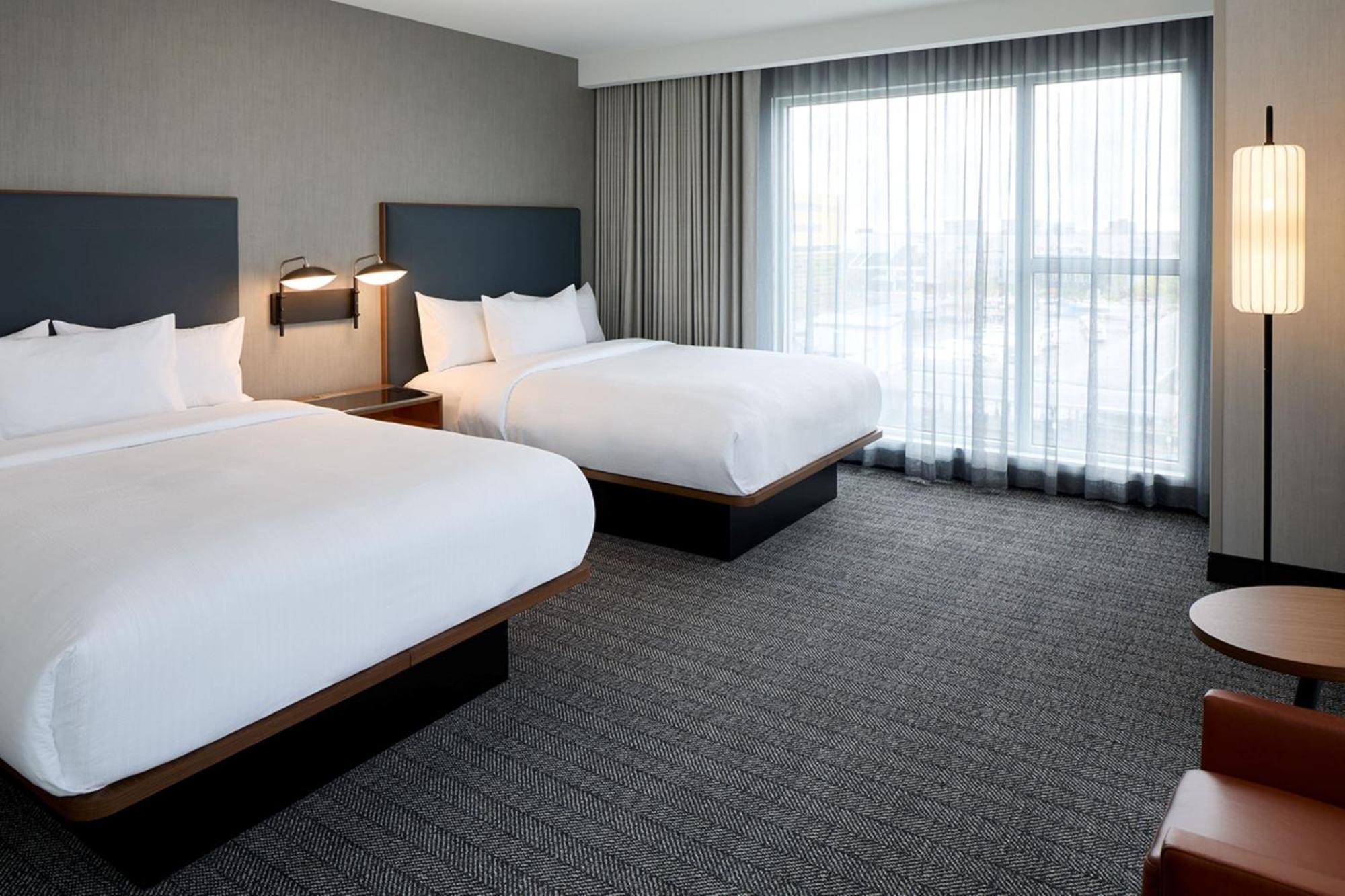 فندق Courtyard By Marriott Montreal لافال المظهر الخارجي الصورة