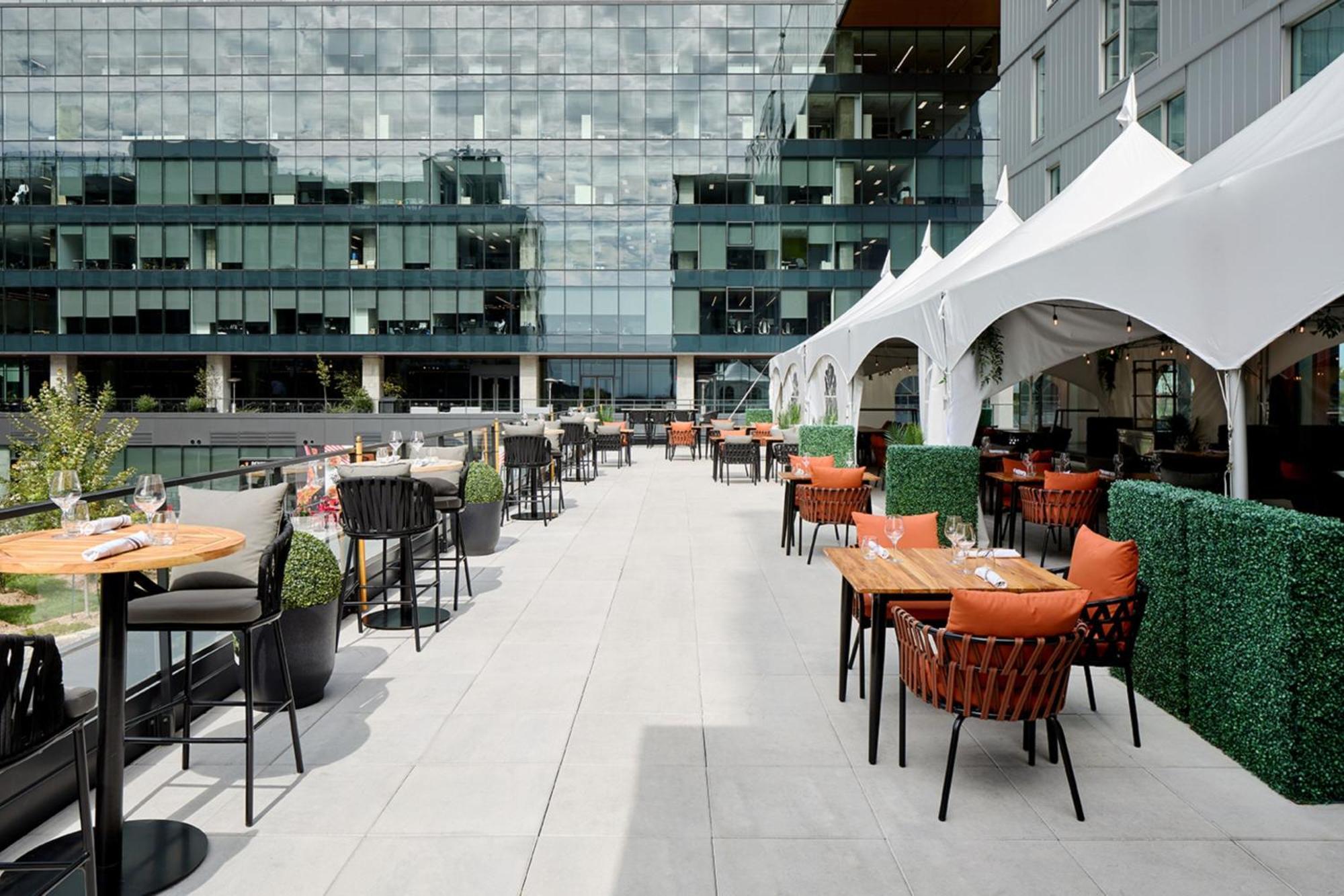 فندق Courtyard By Marriott Montreal لافال المظهر الخارجي الصورة